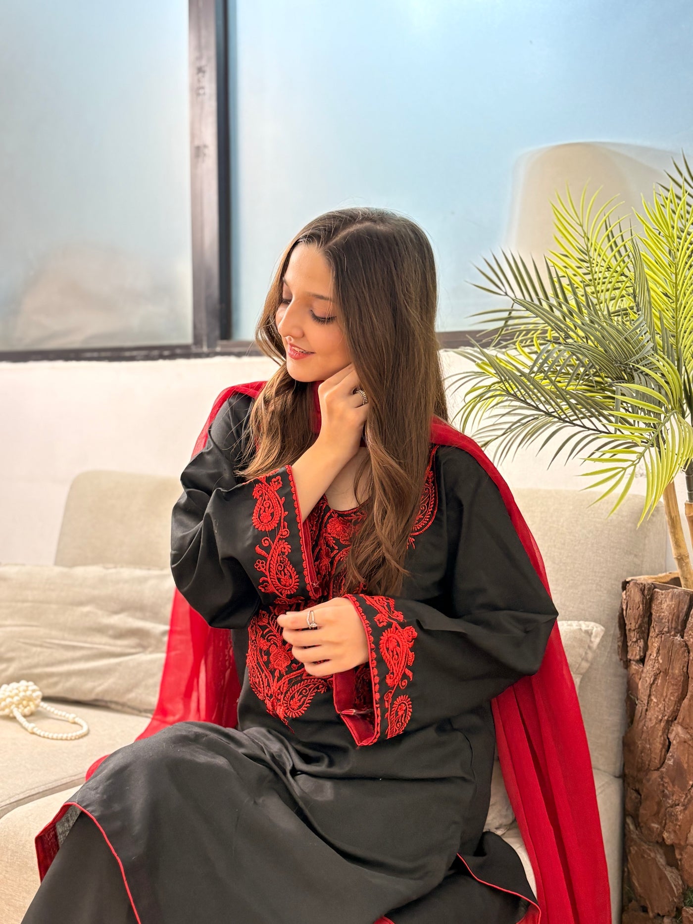 Zarqash Noir – Crimson Embroidered 3PC